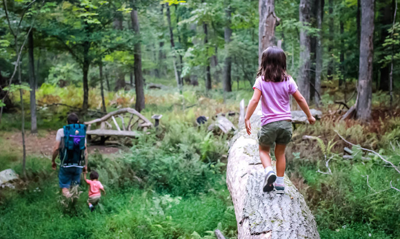10 activities you can do with kids outside